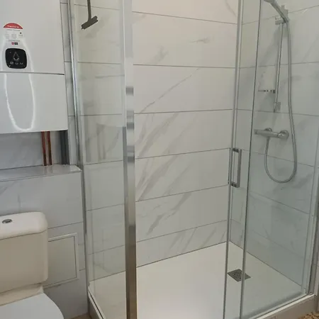 Le 41, Et Salle De Bains Privatives Dans Un Particulier Art Nouveau - Gare Bed & Breakfast Nancy